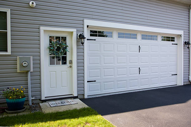 24/7 Emergency Garage Door Panel Replacement experts in Bret Harte, CA